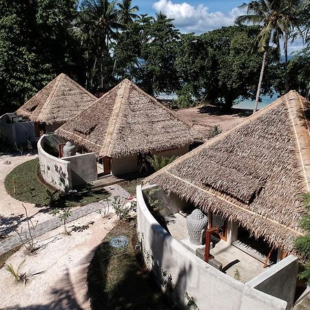 Coral Eye Boutique Resort And Marine Outpost Likupang Exterior photo