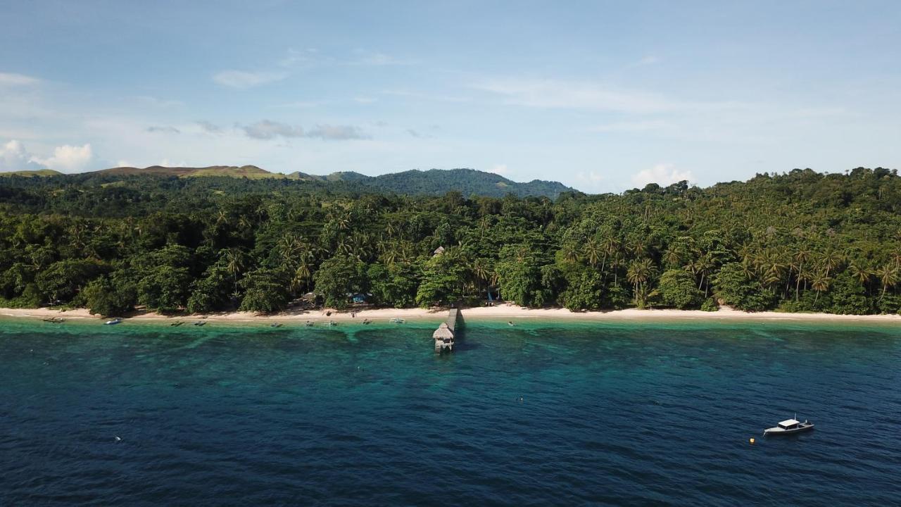 Coral Eye Boutique Resort And Marine Outpost Likupang Exterior photo